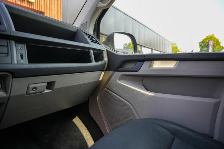 Volkswagen Transporter 2.0 TDI L2H3 Highline Volkswagen Transporter 2.0 TDI L2H3 Highline