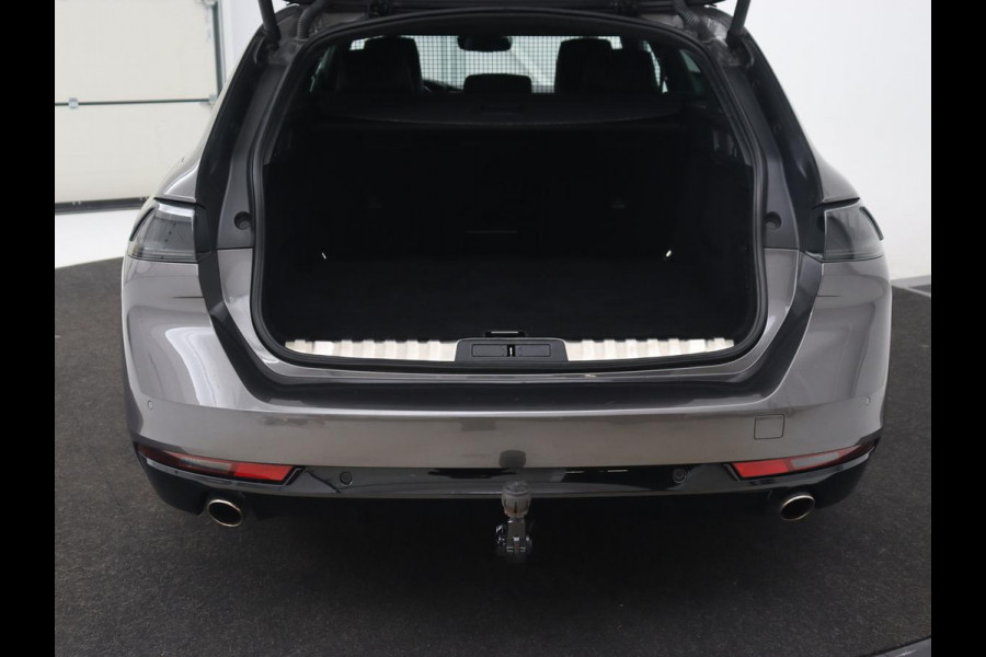 Peugeot 508 1.6 HYbrid 225 GT | Trekhaak | Stoelverwarming | Adaptive cruise | Carplay | Sfeerverlichting | Half leder | Navigatie | Camera | Keyess | PHEV | Plug In