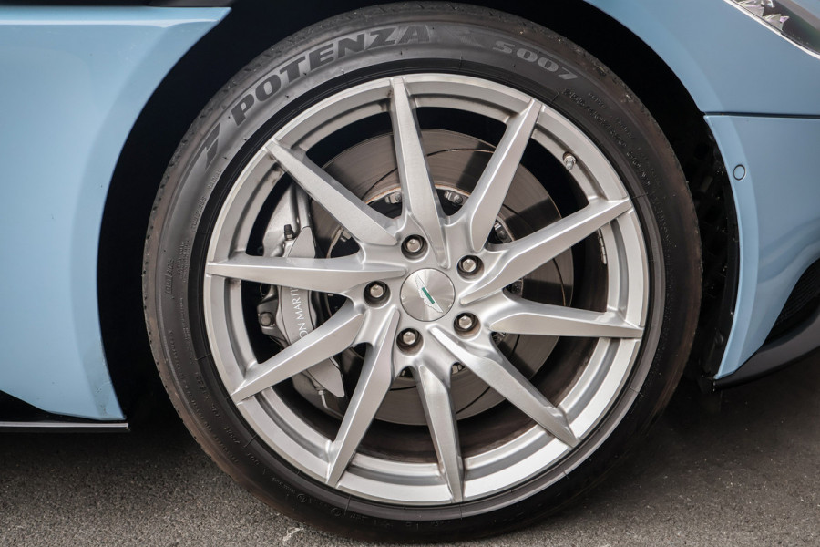 Aston Martin DB11 5.2 V12 STOELVERWARMING & VERKOELING | ELEKTRISCHE STOELEN | DEALER ONDERHOUDEN |