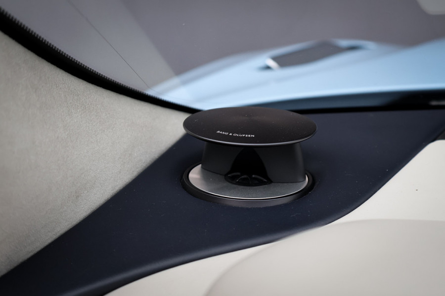 Aston Martin DB11 5.2 V12 STOELVERWARMING & VERKOELING | ELEKTRISCHE STOELEN | DEALER ONDERHOUDEN |