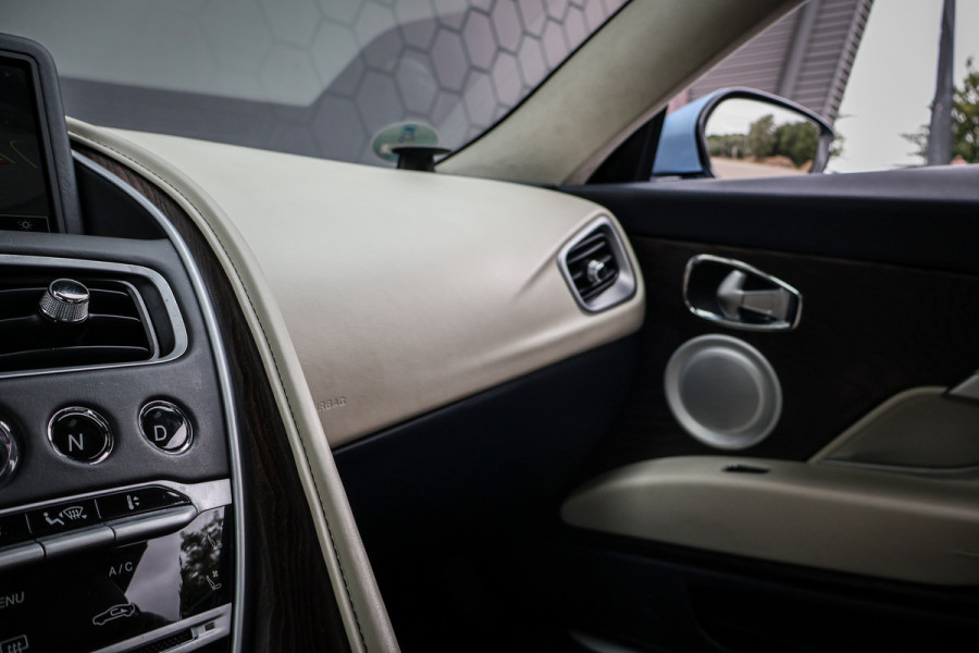 Aston Martin DB11 5.2 V12 STOELVERWARMING & VERKOELING | ELEKTRISCHE STOELEN | DEALER ONDERHOUDEN |