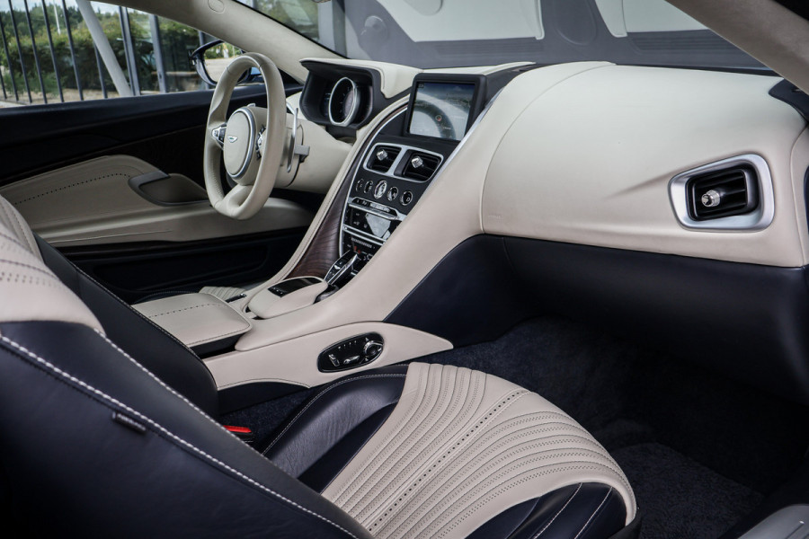 Aston Martin DB11 5.2 V12 STOELVERWARMING & VERKOELING | ELEKTRISCHE STOELEN | DEALER ONDERHOUDEN |
