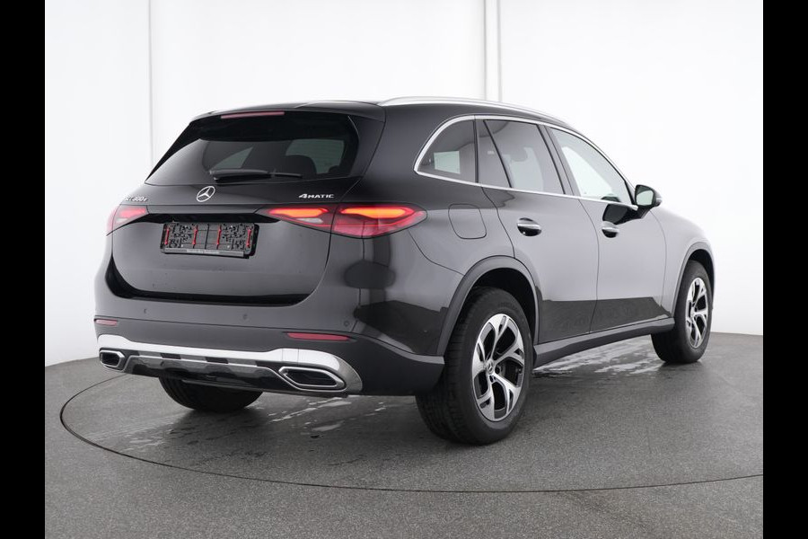 Mercedes-Benz GLC 300 e 4MATIC Plug-In Hybride Alarm KLasse 3 | Distronic | Trekhaak | Digital Koplampen | Stuur en Stoelverwarming. Inclusief 24 maanden MB Certified garantie voor Europa.