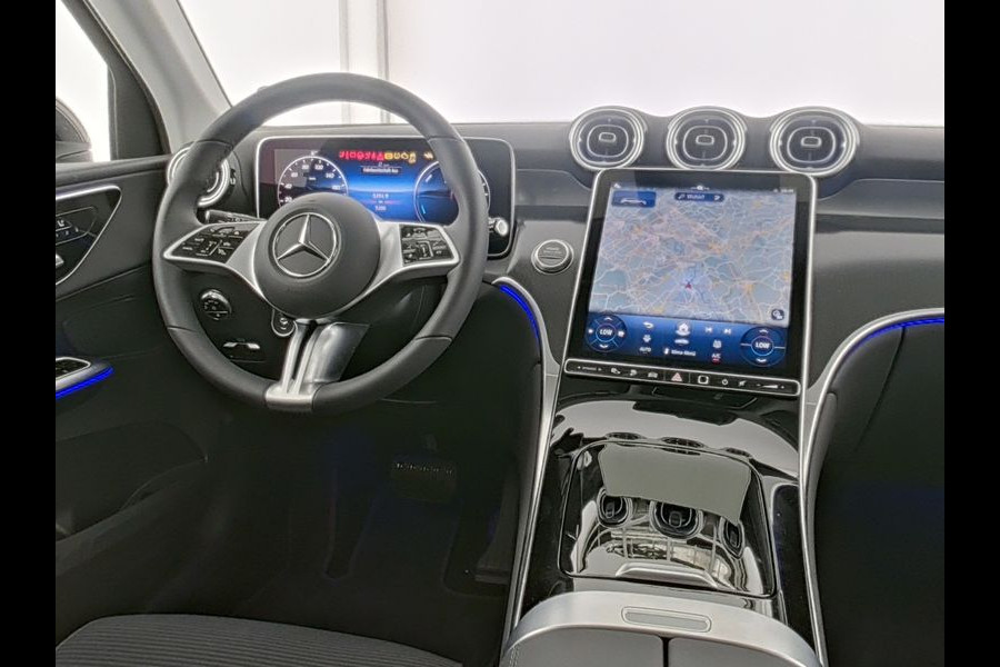 Mercedes-Benz GLC 300 e 4MATIC Plug-In Hybride Alarm KLasse 3 | Distronic | Trekhaak | Digital Koplampen | Stuur en Stoelverwarming. Inclusief 24 maanden MB Certified garantie voor Europa.