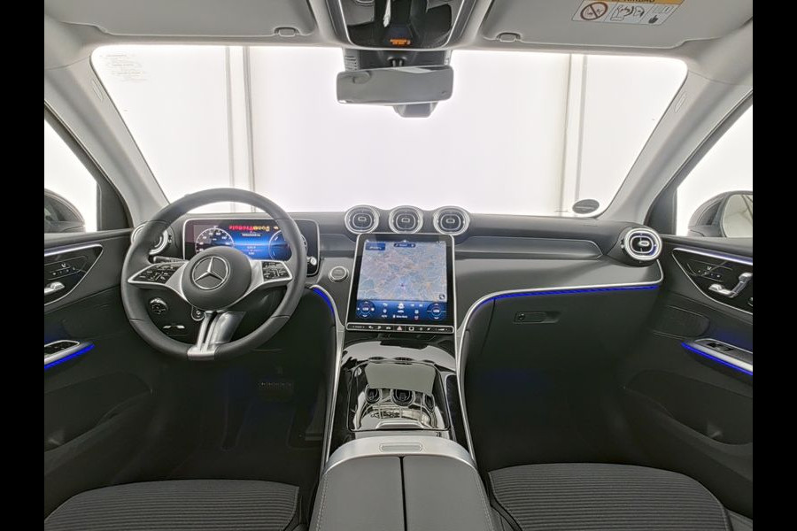 Mercedes-Benz GLC 300 e 4MATIC Plug-In Hybride Alarm KLasse 3 | Distronic | Trekhaak | Digital Koplampen | Stuur en Stoelverwarming. Inclusief 24 maanden MB Certified garantie voor Europa.