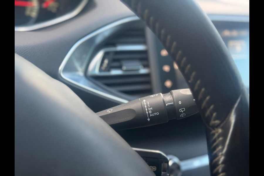 Peugeot 308 SW 1.2 PureTech Blue Lease Premium 131PK|Trekhaak Navi Clima Pano Cruise Camera Pdc v+a distrubutie riem vervangen