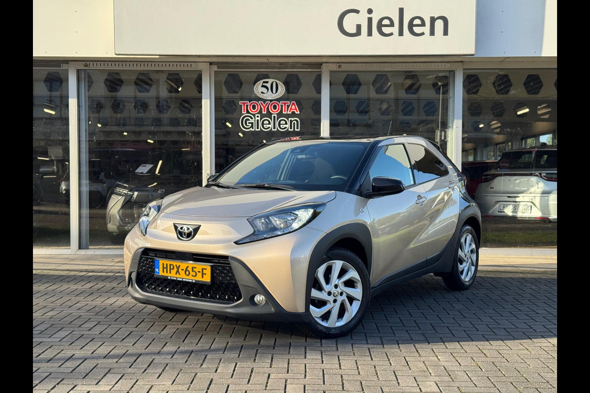 Toyota Aygo X 1.0 VVT-i Automaat Pulse Bi-Tone | Trekhaak, Lichtmetalen velgen, Privacy glass, Parkeercamera, Apple CarPlay/Android auto