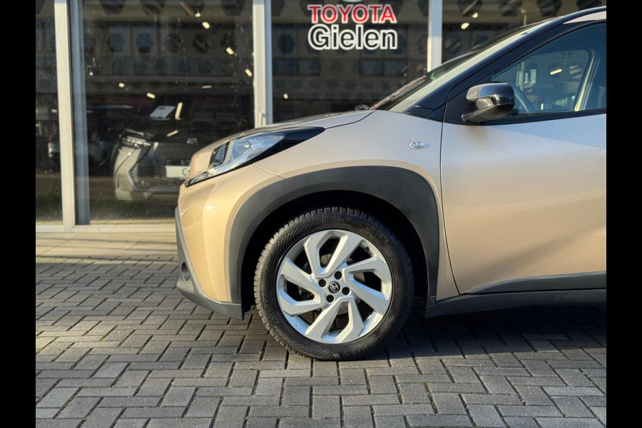 Toyota Aygo X 1.0 VVT-i Automaat Pulse Bi-Tone | Trekhaak, Lichtmetalen velgen, Privacy glass, Parkeercamera, Apple CarPlay/Android auto