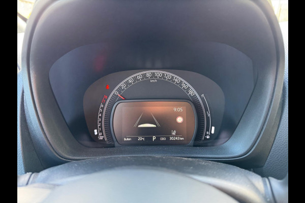 Toyota Aygo X 1.0 VVT-i Automaat Pulse Bi-Tone | Trekhaak, Lichtmetalen velgen, Privacy glass, Parkeercamera, Apple CarPlay/Android auto