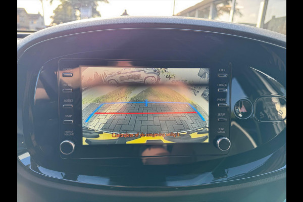 Toyota Aygo X 1.0 VVT-i Automaat Pulse Bi-Tone | Trekhaak, Lichtmetalen velgen, Privacy glass, Parkeercamera, Apple CarPlay/Android auto