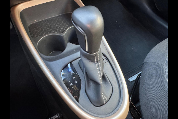 Toyota Aygo X 1.0 VVT-i Automaat Pulse Bi-Tone | Trekhaak, Lichtmetalen velgen, Privacy glass, Parkeercamera, Apple CarPlay/Android auto