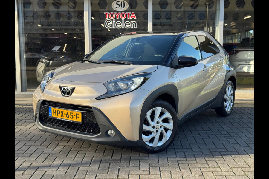 Toyota Aygo X 1.0 VVT-i Automaat Pulse Bi-Tone | Trekhaak, Lichtmetalen velgen, Privacy glass, Parkeercamera, Apple CarPlay/Android auto