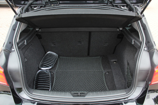 BMW 1-serie 120i Executive / Navigatie / Parkeerhulp achter / Cruise Control / 17''
