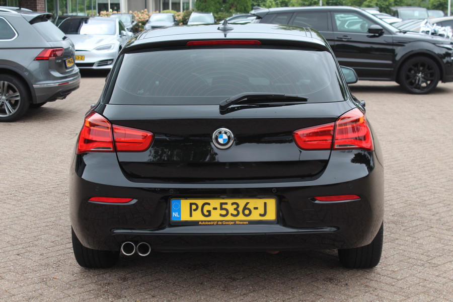 BMW 1-serie 120i Executive / Navigatie / Parkeerhulp achter / Cruise Control / 17''
