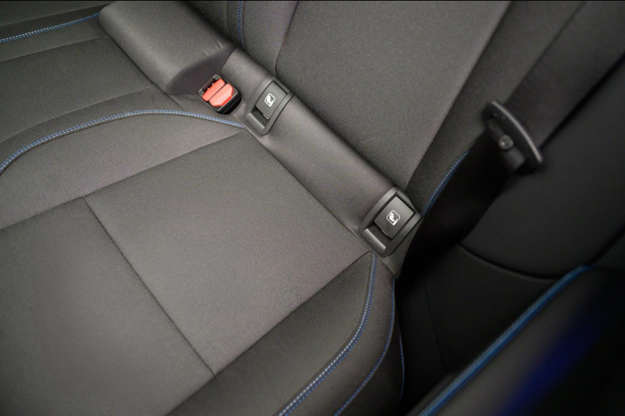 Lynk & Co 01 1.5 261PK Plug-in Hybrid Pano/dak Apple/Carplay Adaptive/Cruise Lynk & Co 01 1.5 261PK Plug-in Hybrid Pano/dak Apple/Carplay Adaptive/Cruise