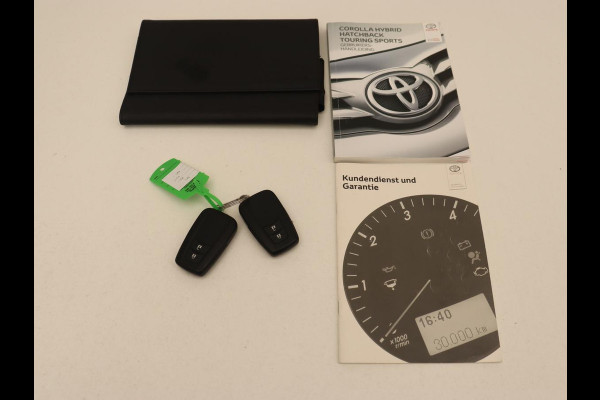 Toyota Corolla 1.8 Hybrid Business Intro | Stoel & stuurverwarming | Camera | Adaptive cruise | Full LED | Keyless | Climate control