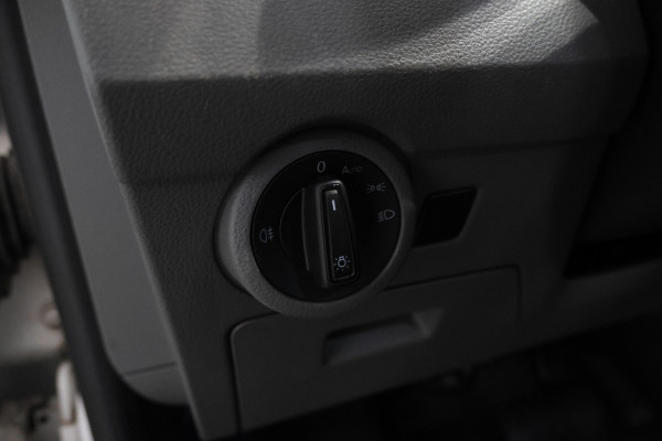 Volkswagen Transporter 2.0 TDI L1H1 26 Volleder, Dubbel cabine, Navigatie Volkswagen Transporter 2.0 TDI L1H1 26 Volleder, Dubbel cabine, Navigatie