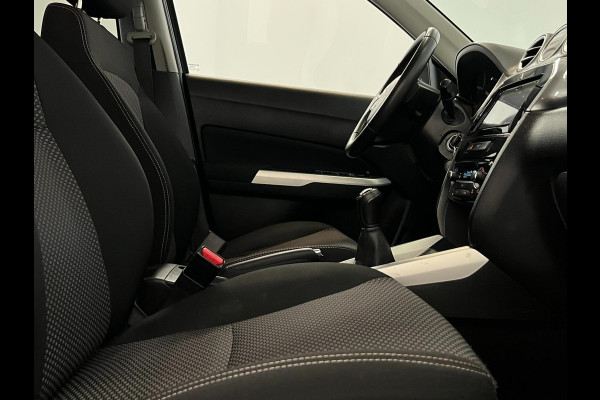 Suzuki Vitara 1.6 Exclusive / NL-auto / Navi / Trekhaak / Stoelverwarming