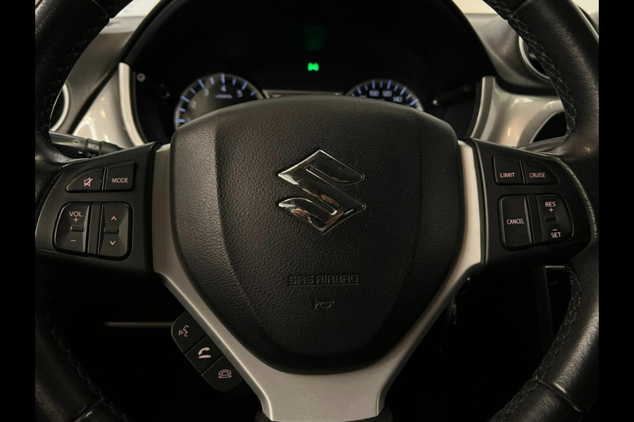 Suzuki Vitara 1.6 Exclusive / NL-auto / Navi / Trekhaak / Stoelverwarming