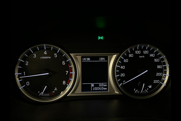 Suzuki Vitara 1.6 Exclusive / NL-auto / Navi / Trekhaak / Stoelverwarming
