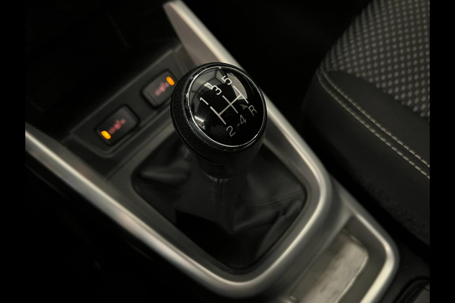 Suzuki Vitara 1.6 Exclusive / NL-auto / Navi / Trekhaak / Stoelverwarming
