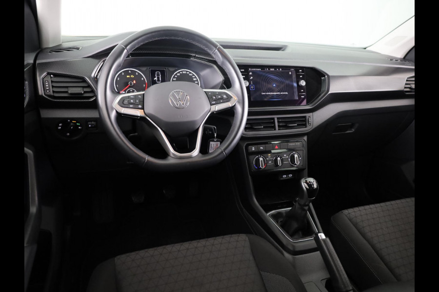 Volkswagen T-Cross 1.0 TSI Life 95 pk | Verlengde garantie | Navigatie | Trekhaak (afneembaar) | Parkeersensoren | Adaptieve cruise control |