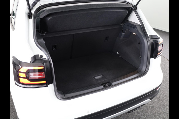 Volkswagen T-Cross 1.0 TSI Life 95 pk | Verlengde garantie | Navigatie | Trekhaak (afneembaar) | Parkeersensoren | Adaptieve cruise control |