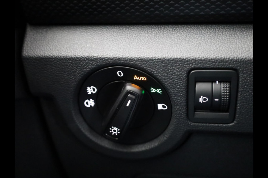 Volkswagen T-Cross 1.0 TSI Life 95 pk | Verlengde garantie | Navigatie | Trekhaak (afneembaar) | Parkeersensoren | Adaptieve cruise control |