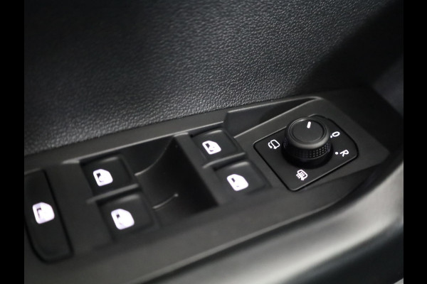 Volkswagen T-Cross 1.0 TSI Life 95 pk | Verlengde garantie | Navigatie | Trekhaak (afneembaar) | Parkeersensoren | Adaptieve cruise control |