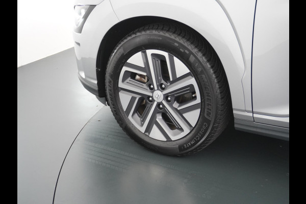Hyundai Kona Trend VAN: 25.900,- VOOR: 23.330,- UW HERFSTVOORDEEL: 2.570,- 3 FASE LADEN! 64kwh NAVI by Applecarplay/Android auto | rijklaarprijs incl. 12mnd Bovag garantie.