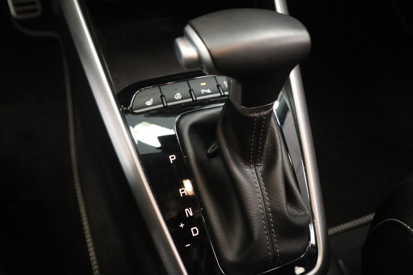 Kia Stonic 1.0 T-GDi MHEV GT-PlusLine Schuif/Kantel-dak Full-led Navigatie