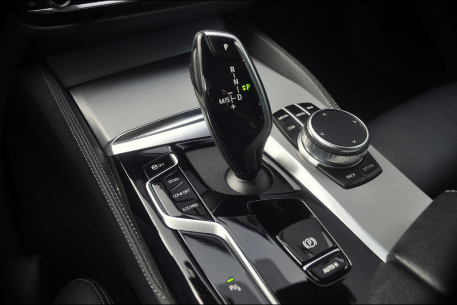 BMW 5 Serie Touring 518d High Executive Edition Automaat | M-Sport | Panoramadak | Comfortstoelen