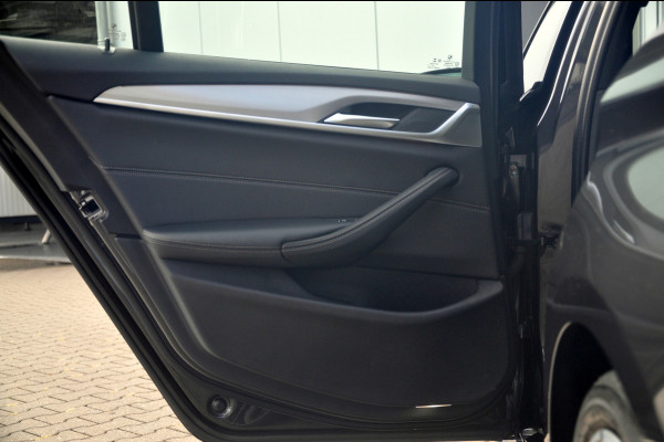 BMW 5 Serie Touring 518d High Executive Edition Automaat | M-Sport | Panoramadak | Comfortstoelen