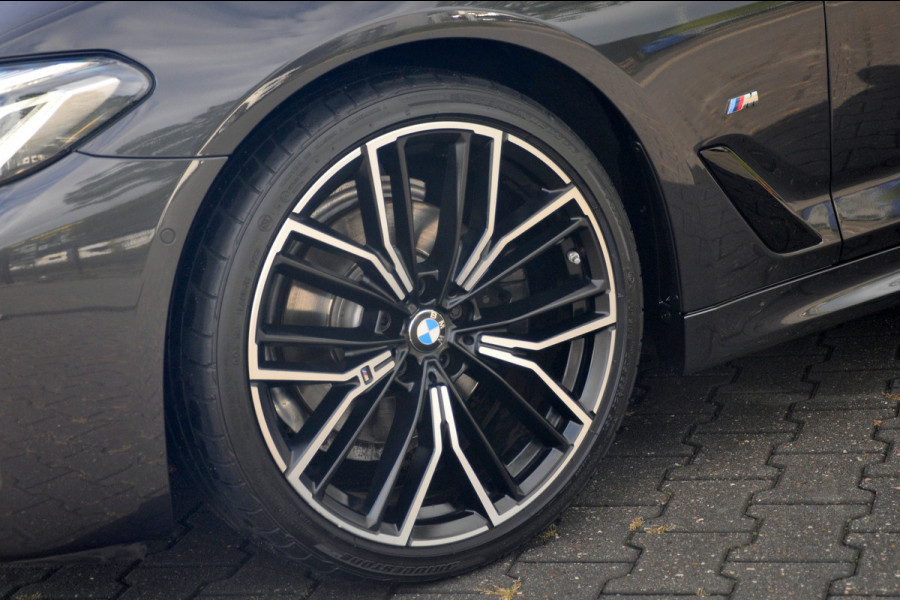 BMW 5 Serie Touring 518d High Executive Edition Automaat | M-Sport | Panoramadak | Comfortstoelen