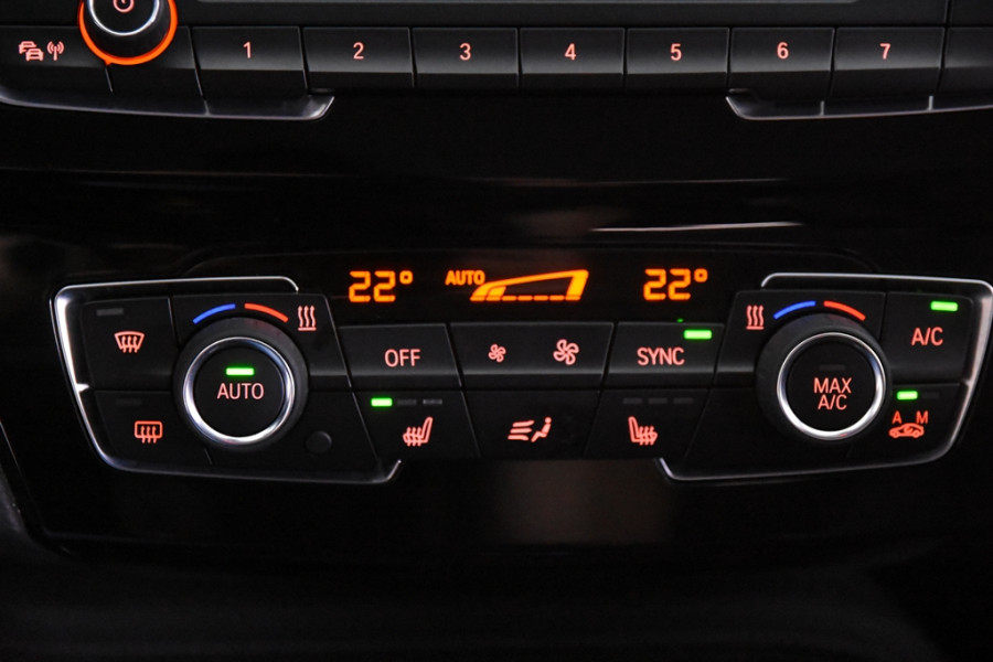 BMW X1 sDrive18i X Line *1ste Eigenaar*Leer*Standkachel*HUD*