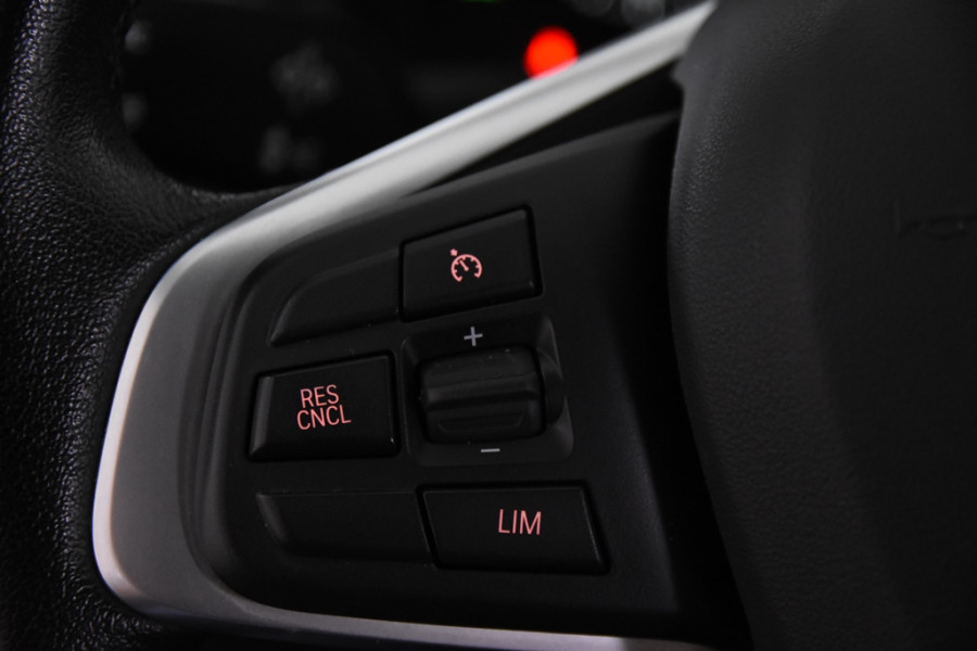 BMW X1 sDrive18i X Line *1ste Eigenaar*Leer*Standkachel*HUD*
