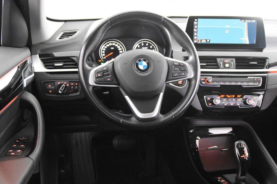 BMW X1 sDrive18i X Line *1ste Eigenaar*Leer*Standkachel*HUD*