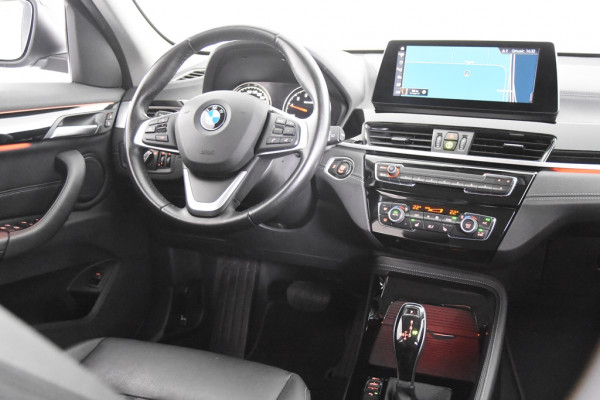 BMW X1 sDrive18i X Line *1ste Eigenaar*Leer*Standkachel*HUD*