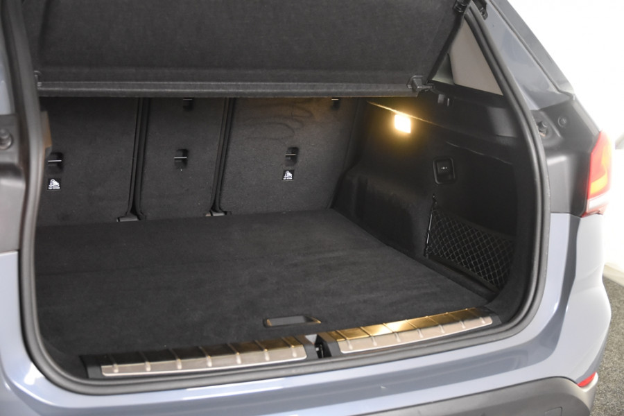 BMW X1 sDrive18i X Line *1ste Eigenaar*Leer*Standkachel*HUD*