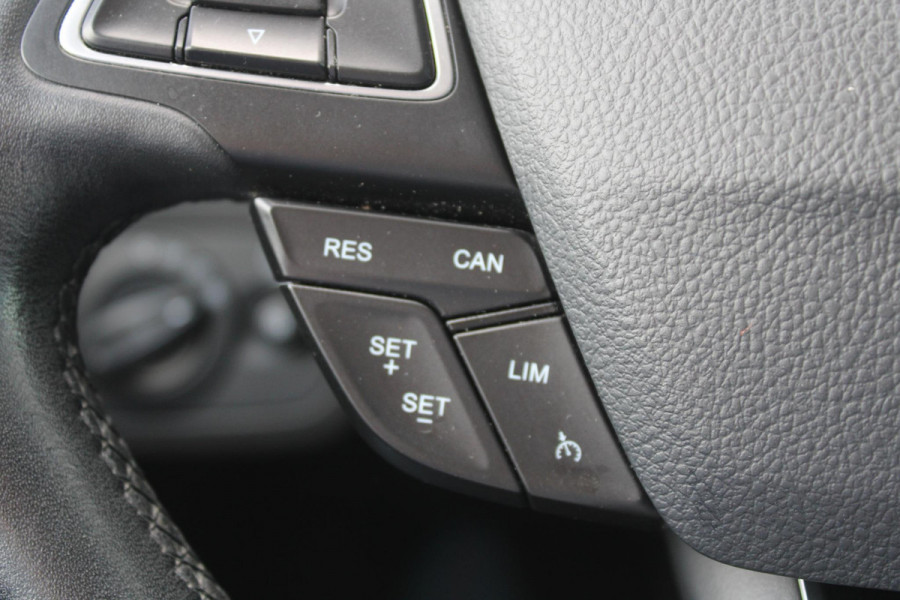 Ford C-MAX 1.0 EcoBoost 125 PK Titanium | Electrische achterklep | Voorruitverwarming | Climate Control | Navigatie | PDC Achter | Cruise Control | Panoramadak