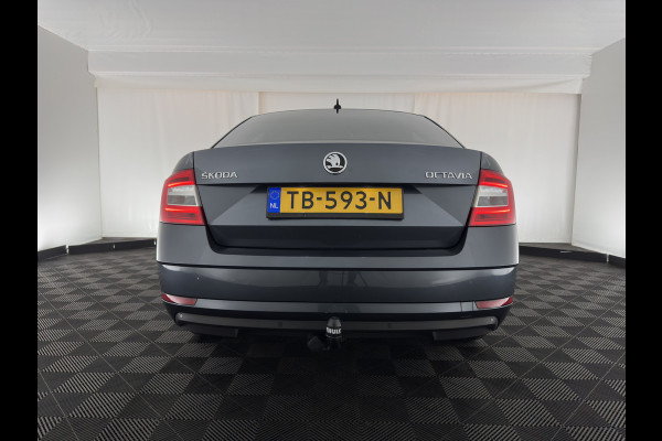 Škoda Octavia 1.6 TDI Greentech Ambition Business *LEATHER-FABRIC | NAVI-FULLMAP | HEATED-COMFORTSEATS | ECC | TOWBAR | PRIVACY-GLASS | PARKPILOT | CRUISE | 16''ALU *
