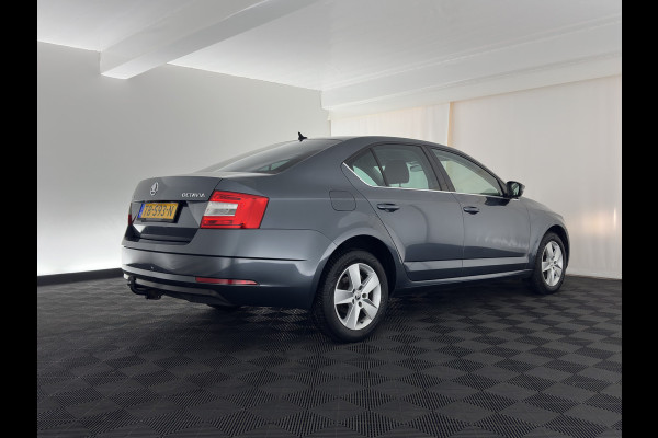 Škoda Octavia 1.6 TDI Greentech Ambition Business *LEATHER-FABRIC | NAVI-FULLMAP | HEATED-COMFORTSEATS | ECC | TOWBAR | PRIVACY-GLASS | PARKPILOT | CRUISE | 16''ALU *