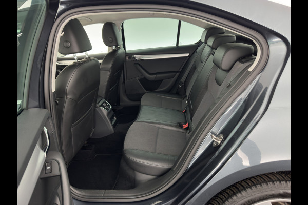 Škoda Octavia 1.6 TDI Greentech Ambition Business *LEATHER-FABRIC | NAVI-FULLMAP | HEATED-COMFORTSEATS | ECC | TOWBAR | PRIVACY-GLASS | PARKPILOT | CRUISE | 16''ALU *