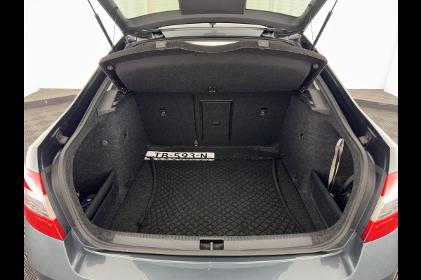 Škoda Octavia 1.6 TDI Greentech Ambition Business *LEATHER-FABRIC | NAVI-FULLMAP | HEATED-COMFORTSEATS | ECC | TOWBAR | PRIVACY-GLASS | PARKPILOT | CRUISE | 16''ALU *