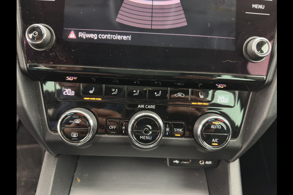 Škoda Octavia 1.6 TDI Greentech Ambition Business *LEATHER-FABRIC | NAVI-FULLMAP | HEATED-COMFORTSEATS | ECC | TOWBAR | PRIVACY-GLASS | PARKPILOT | CRUISE | 16''ALU *
