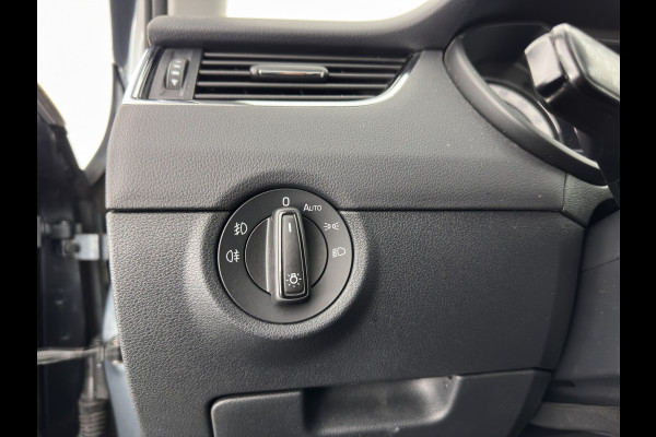Škoda Octavia 1.6 TDI Greentech Ambition Business *LEATHER-FABRIC | NAVI-FULLMAP | HEATED-COMFORTSEATS | ECC | TOWBAR | PRIVACY-GLASS | PARKPILOT | CRUISE | 16''ALU *
