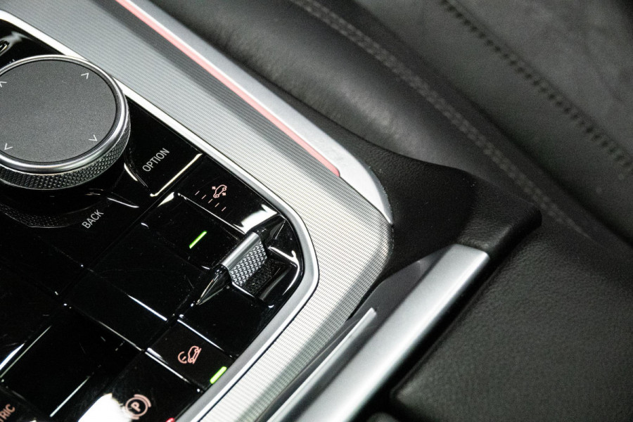 BMW X5 xDrive45e High Executive *M-Sport / Luchtvering / Panorama / HUD / Laserverlichting / Keyless / Comfort-Stoelen*