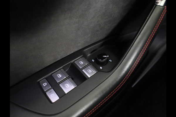 Audi RS6 Avant TFSI quattro 600pk | Panoramadak | Keremisch | Bang & Olufsen Advanced Soundsystem | Head Up Display | Matrix laser Led | Vierwielbesturing