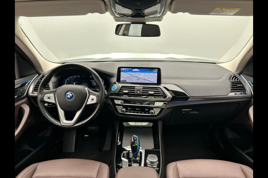 BMW iX3 Executive 80 kWh Trekhaak Pano/dak Leder Apple/Carplay BMW iX3 Executive 80 kWh Trekhaak Pano/dak Leder Apple/Carplay
