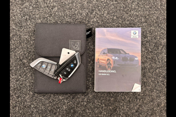 BMW iX3 Executive 80 kWh Trekhaak Pano/dak Leder Apple/Carplay BMW iX3 Executive 80 kWh Trekhaak Pano/dak Leder Apple/Carplay